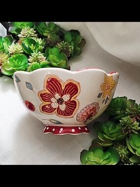 Artistic Accent "Dutch Wax" Hand-painted Floral ceramic footed bowl with red sca